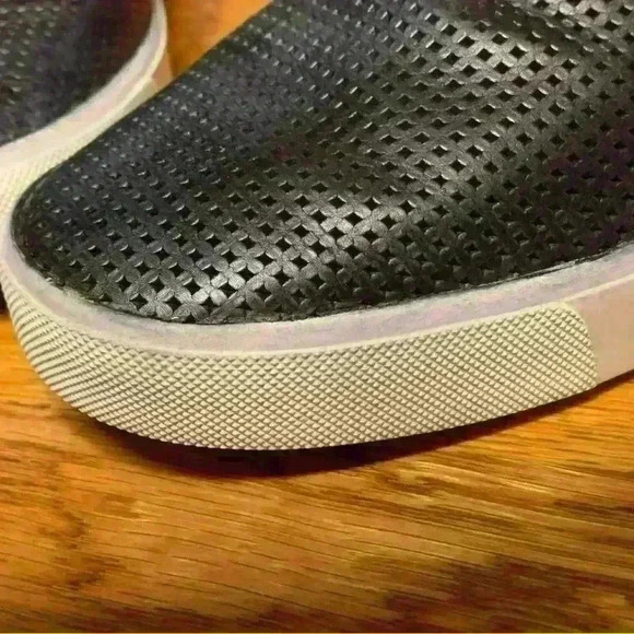 Vince Blair Black Perforated leather loafer, women’s size 6 - Picture 3 of 10